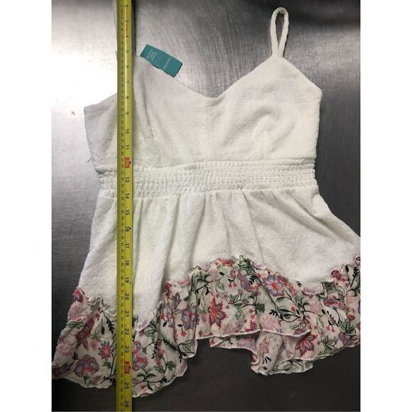 Maurices Women’s Floral Hem Smocked V Neck Peplum Camisole Tank Top Size M NWT - Picture 5 of 7
